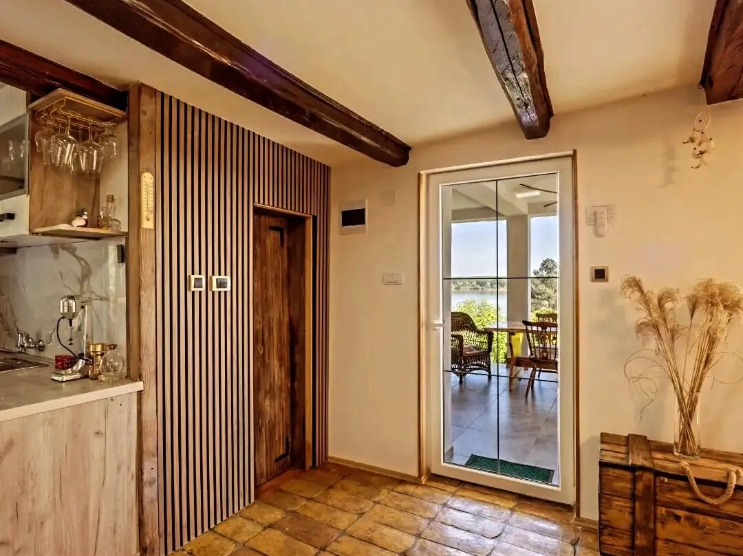 Komforni enterijer prilagođen kraćem i dužem boravku