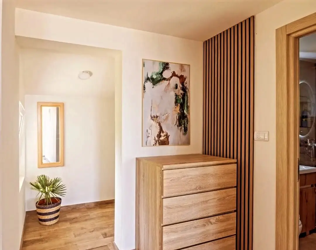 Dodatni enterijerski kadar sa prijatnom prirodnom svetlošću